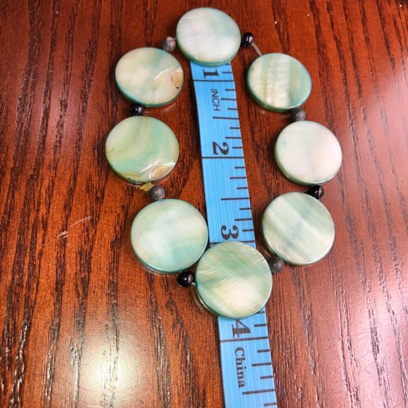 Floating Light Green Shell Bead Flat Cord Bracelet Homemade! - Picture 7 of 7